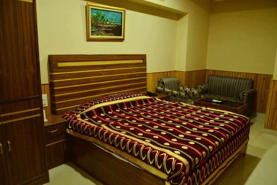 Deluxe Double Bedroom