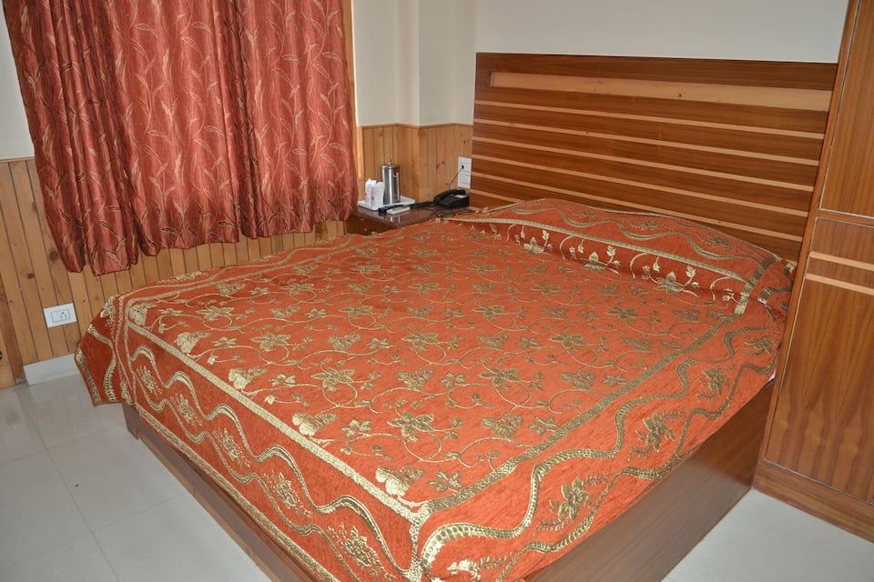 Deluxe Double Bedroom