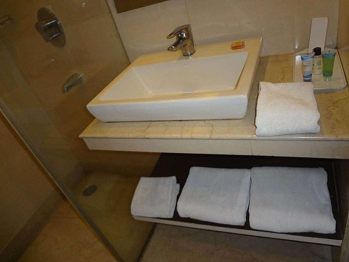 The Legend Inn Executive Room 8