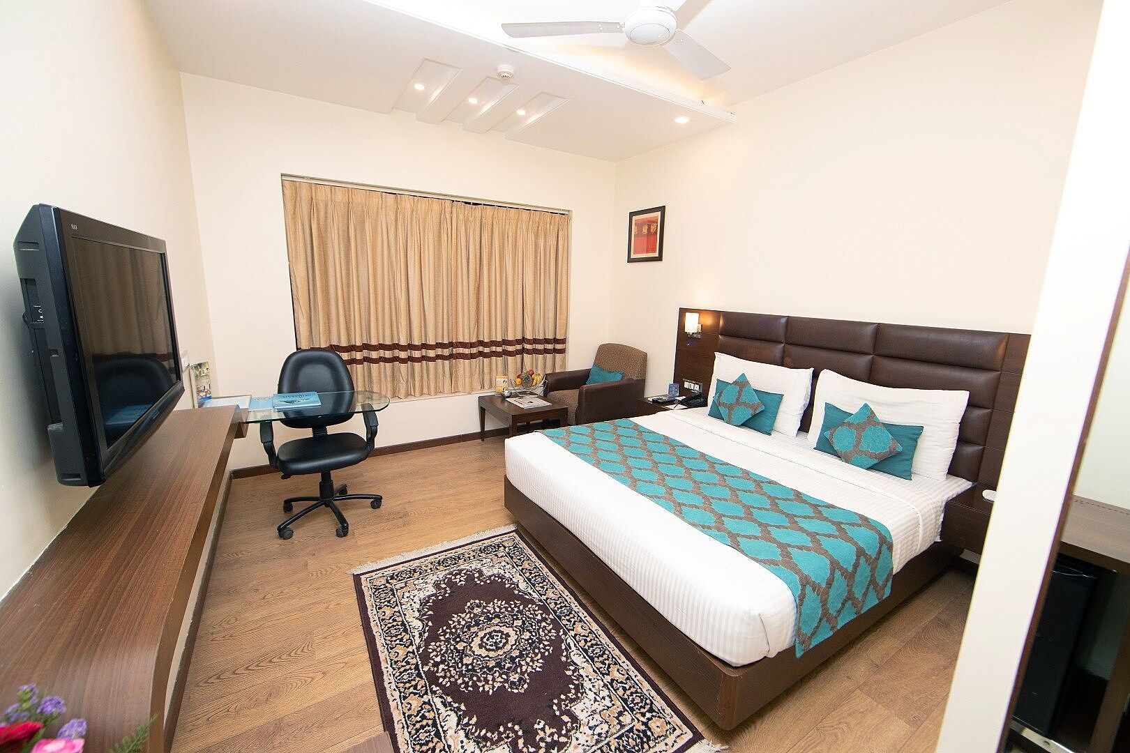 The Legend Inn Executive Room 5