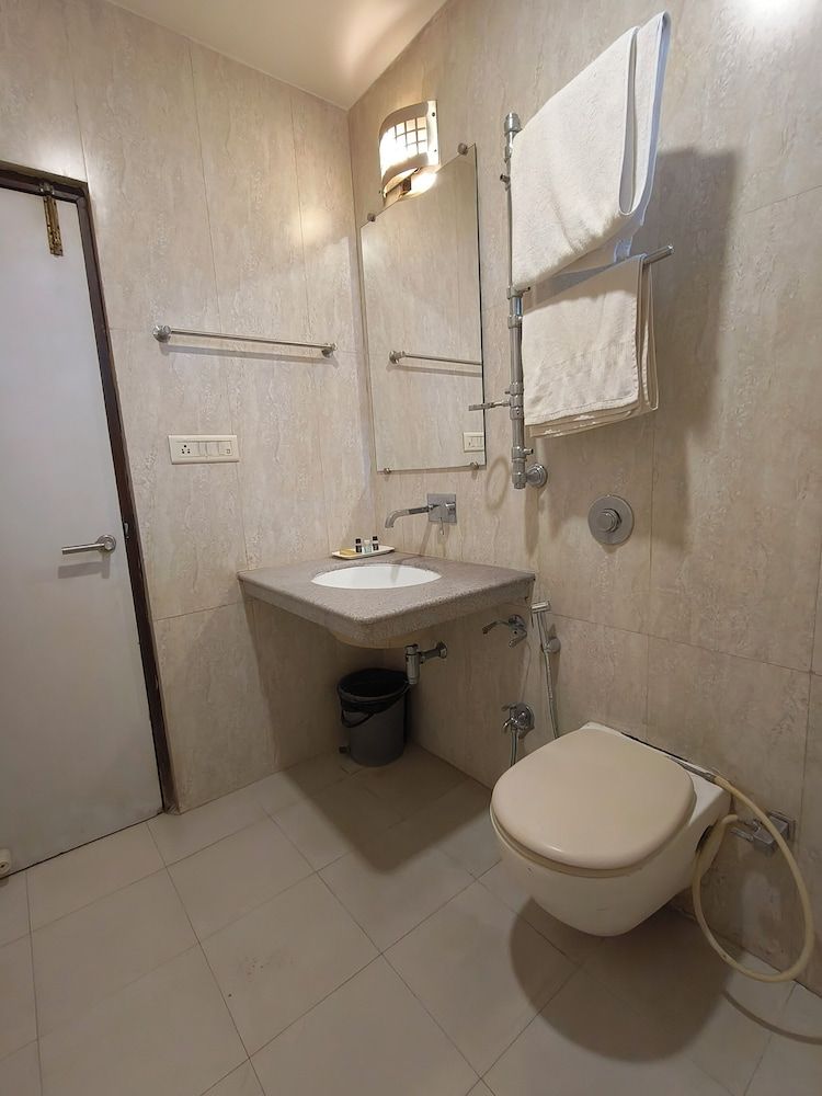 Hotel Heritage 2001-Nagpur Deluxe Room 54