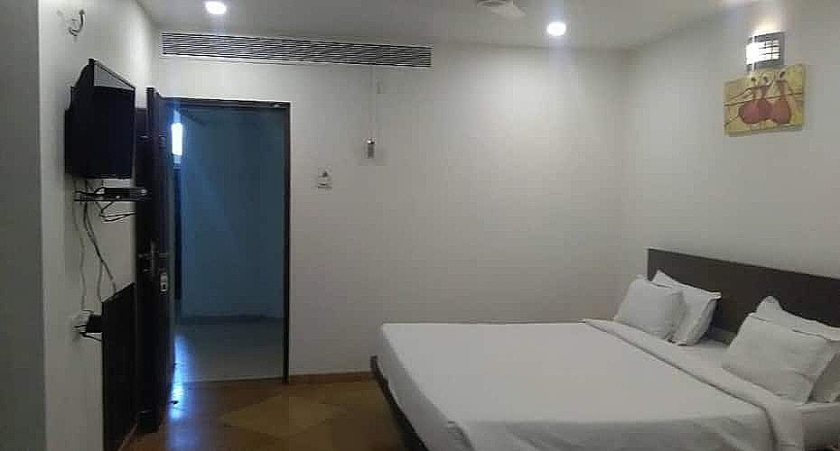 Hotel Heritage 2001-Nagpur Deluxe Room 55