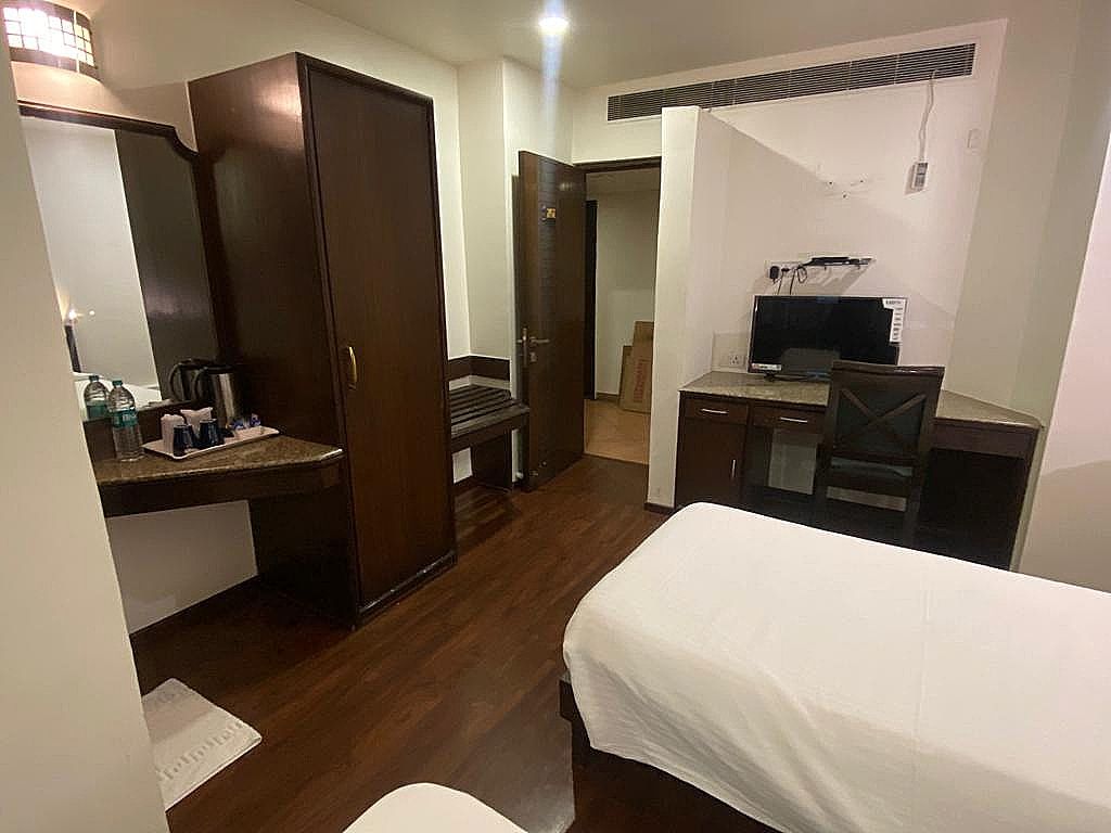 Hotel Heritage 2001-Nagpur Deluxe Room 13