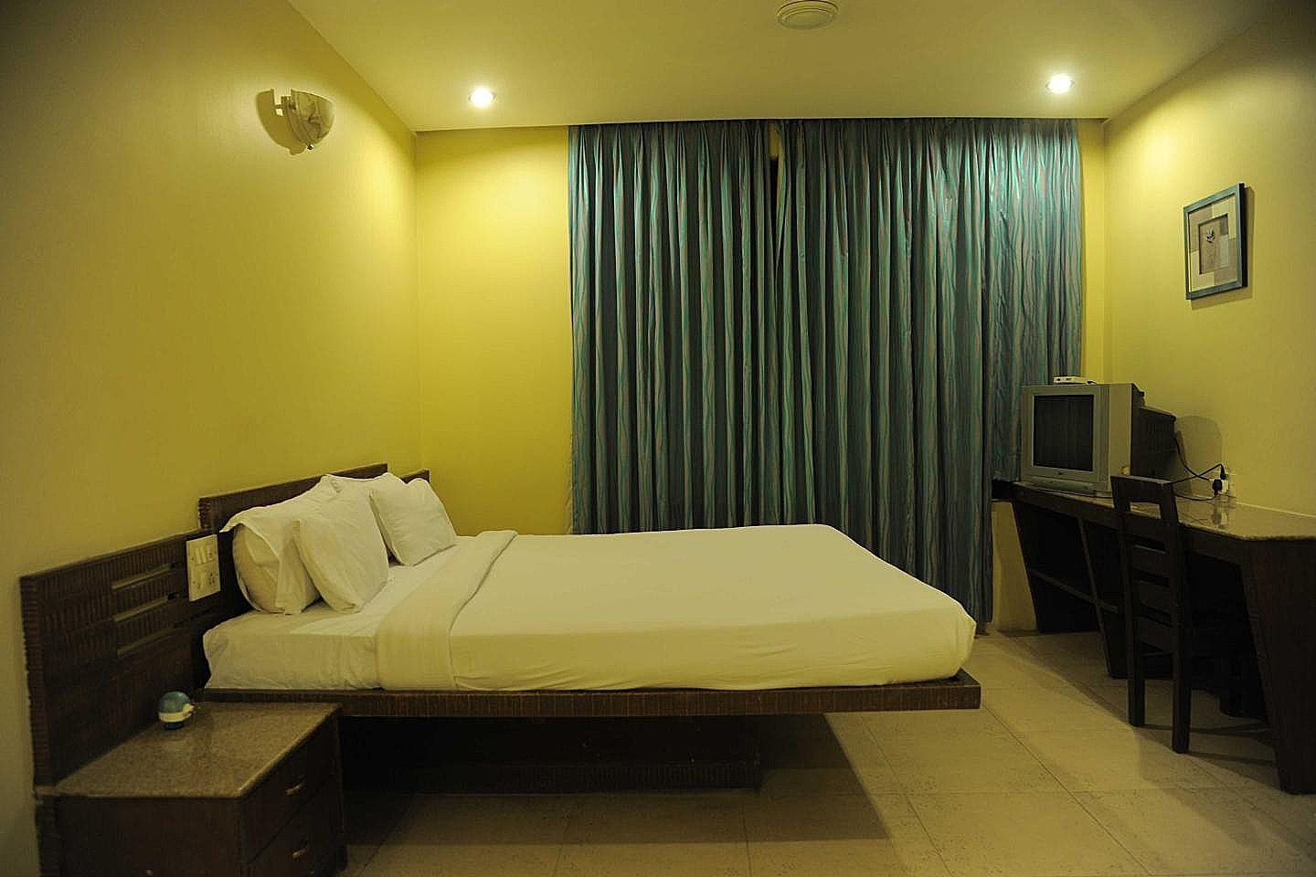 Hotel Heritage 2001-Nagpur Deluxe Room 21