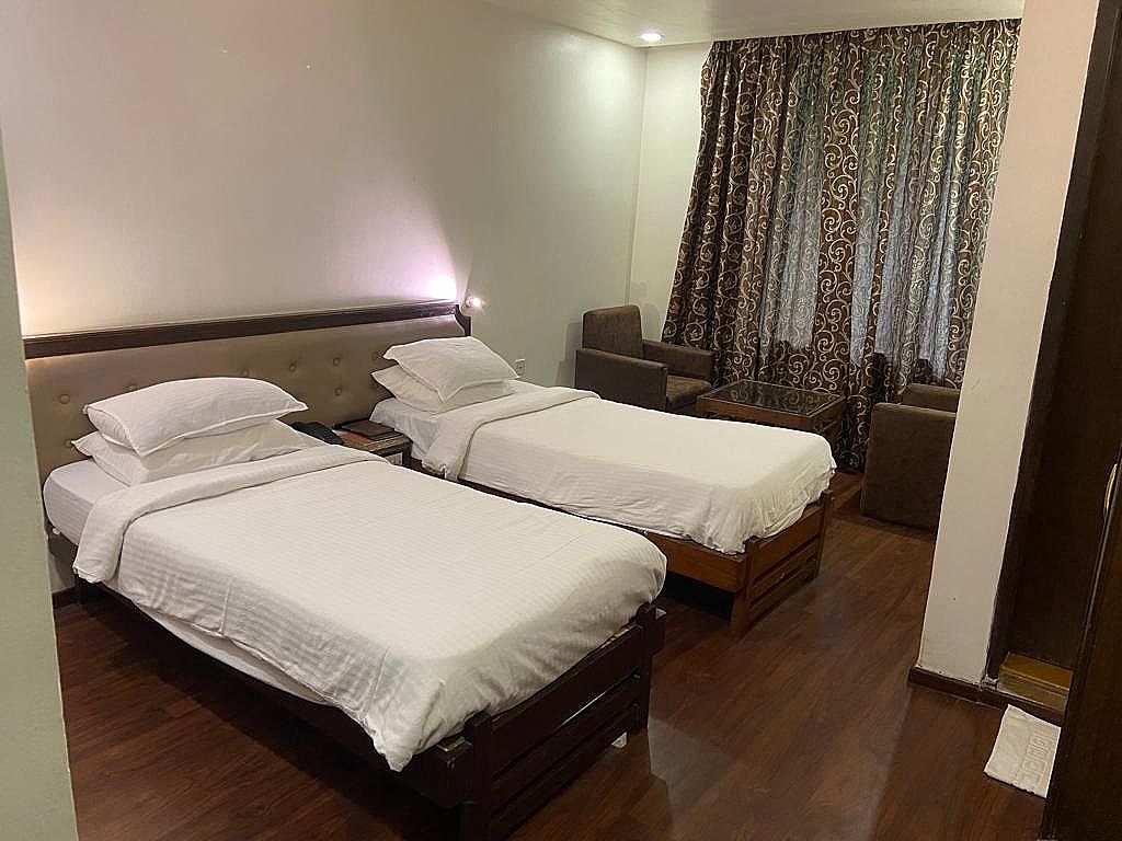 Hotel Heritage 2001-Nagpur Deluxe Room 5
