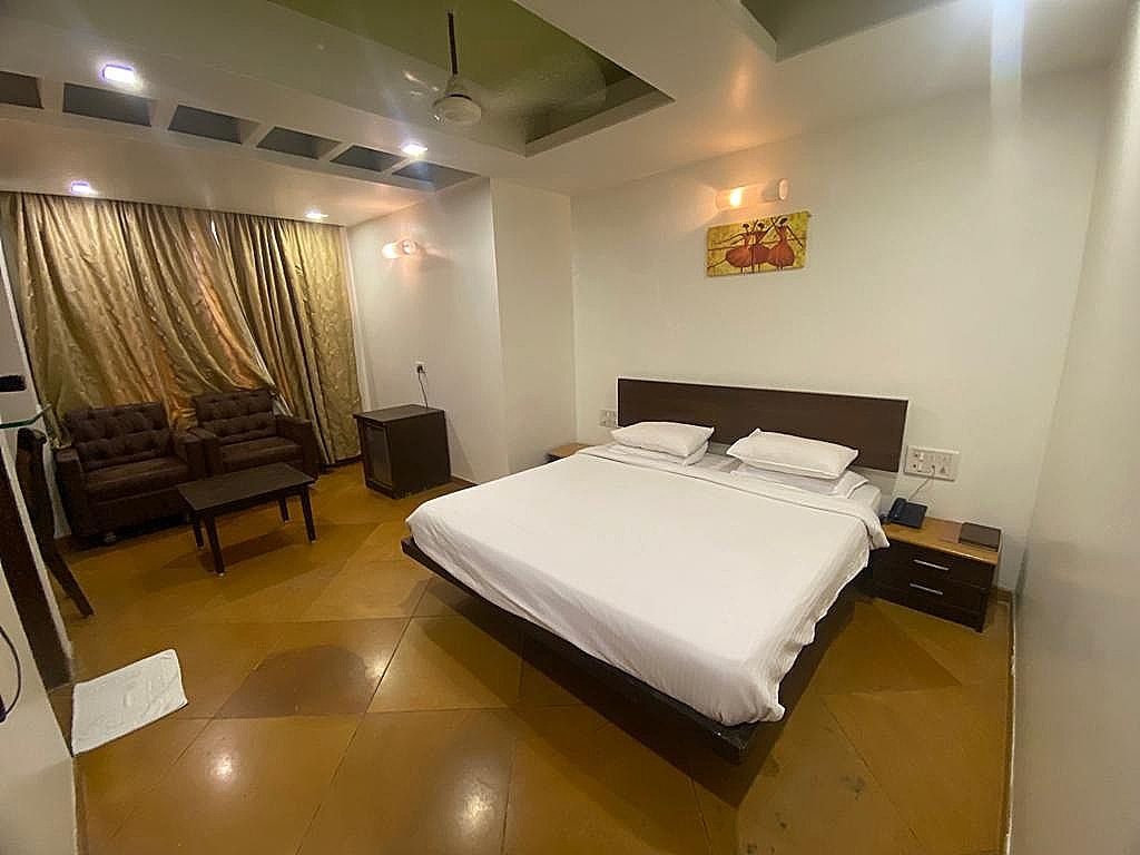 Hotel Heritage 2001-Nagpur Deluxe Room 29