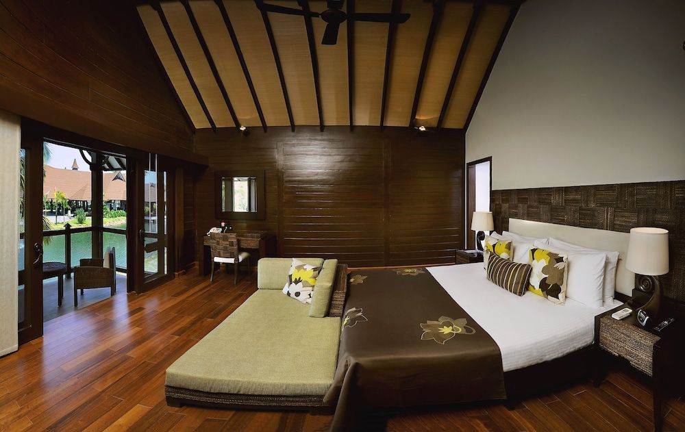 The Lalit Resort And Spa Bekal Deluxe Room, Lagoon View 3