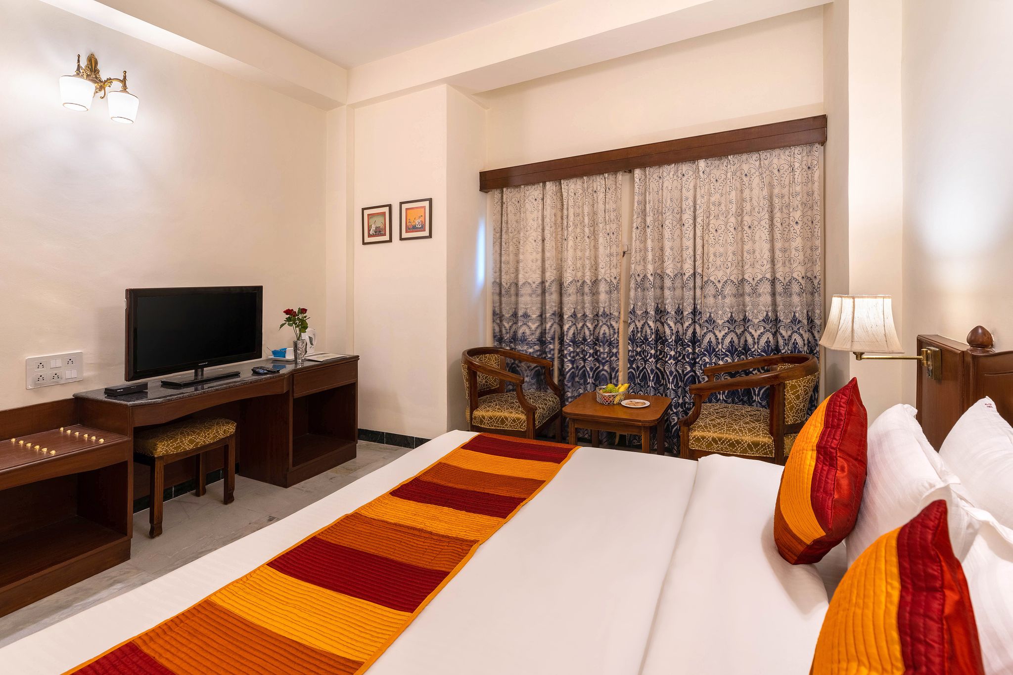 Deluxe Double or Twin Room with City View