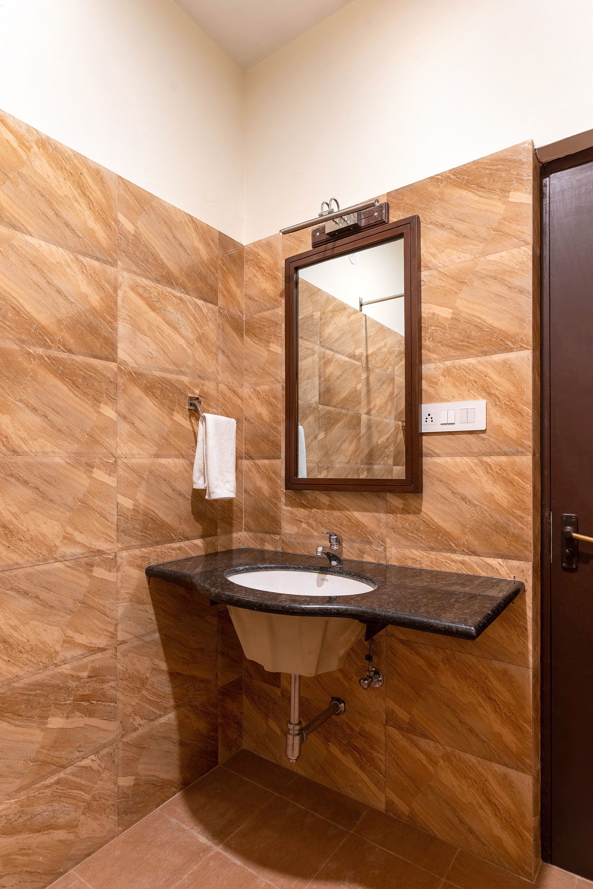 Deluxe Double or Twin Room with City View