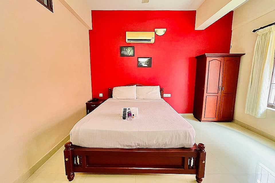Hotel Mintflower Premium AC 