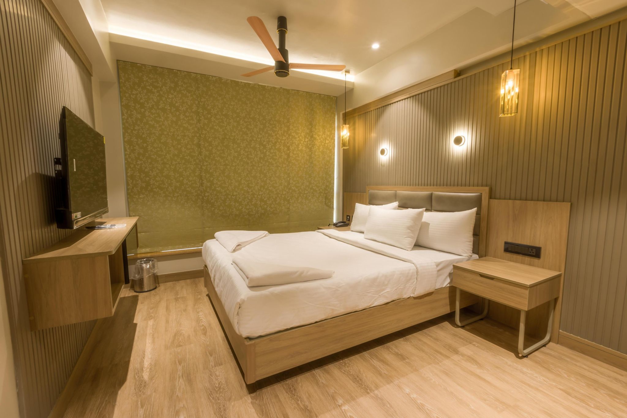 Hotel Mintflower Premium AC  4