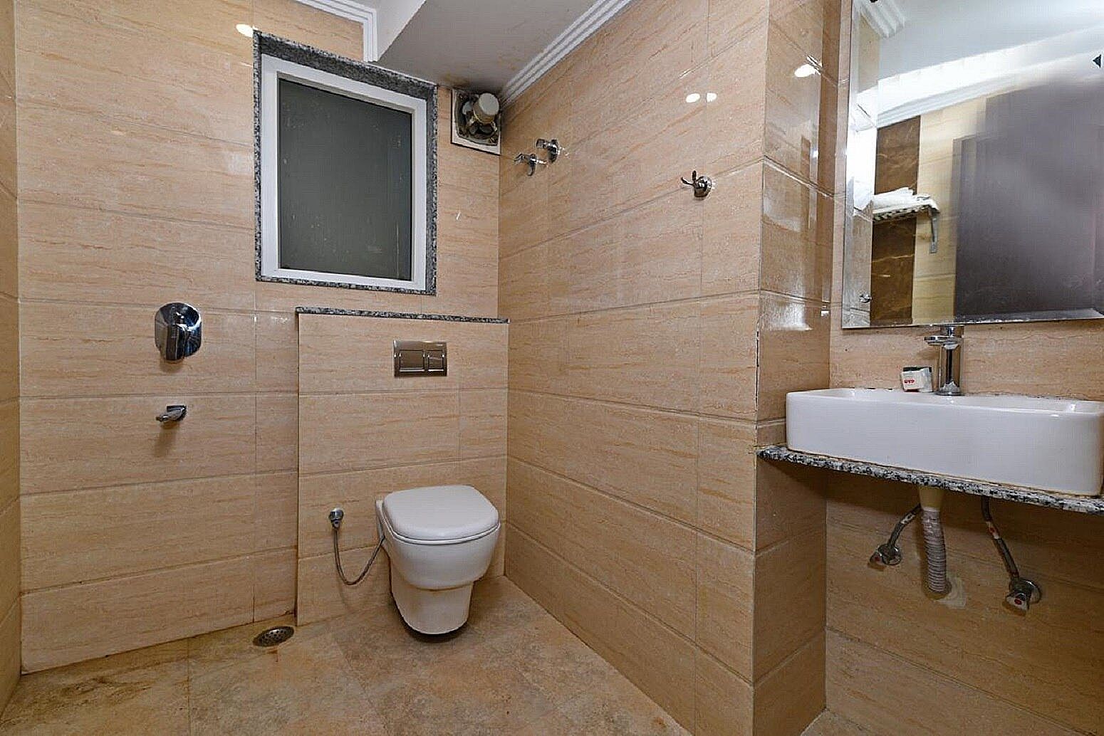 Hotel Lav Kush Deluxe Deluxe AC Room with WiFi 4
