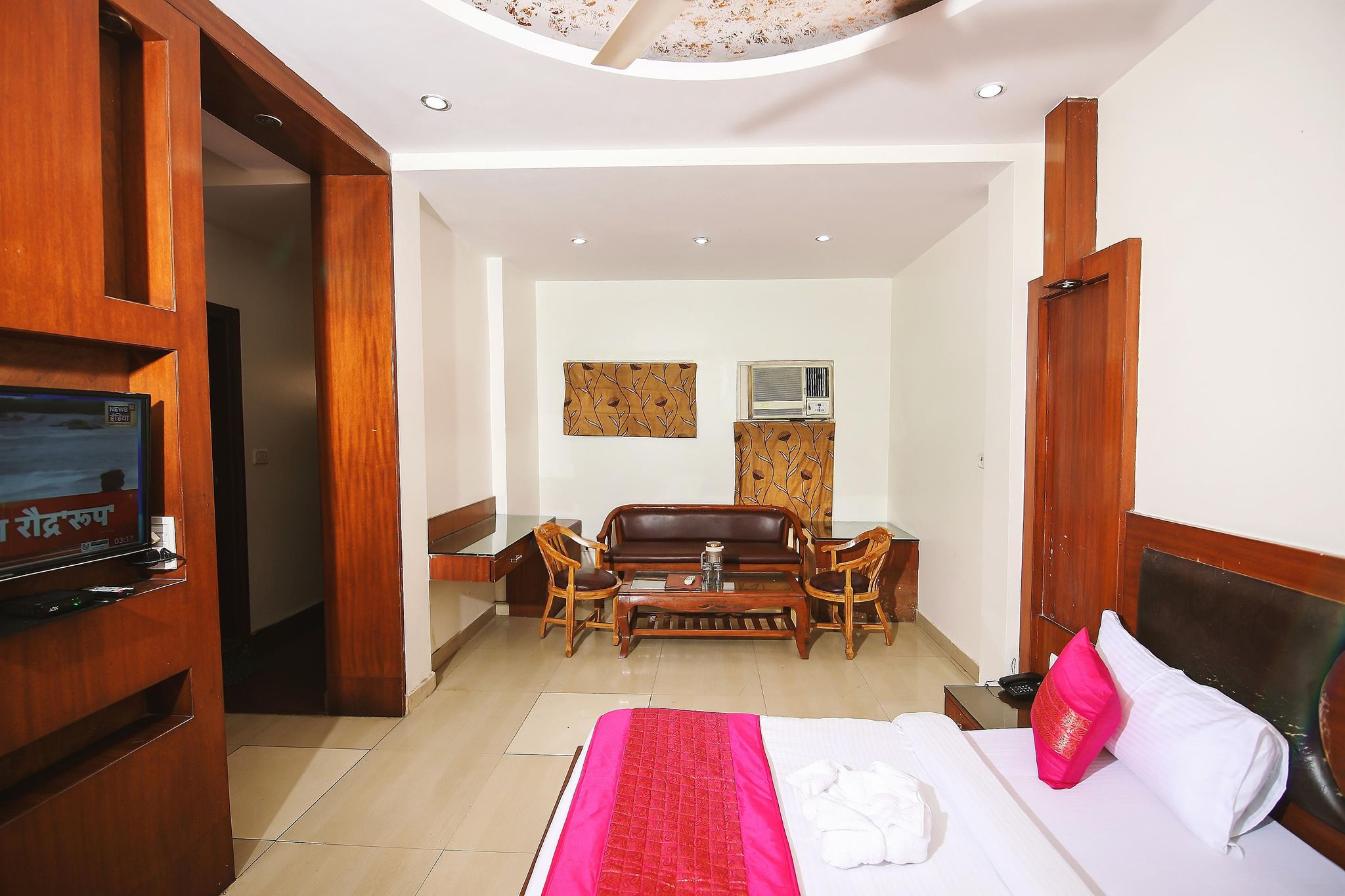 Hotel Lav Kush Deluxe Deluxe AC Room with WiFi 2