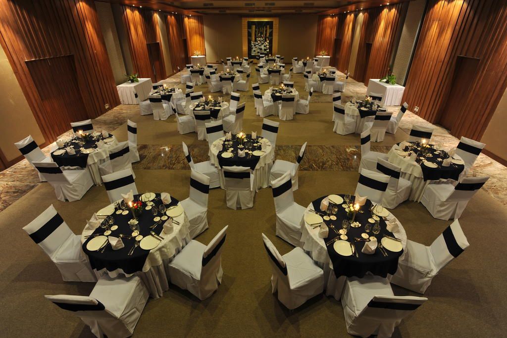 Food & Dining