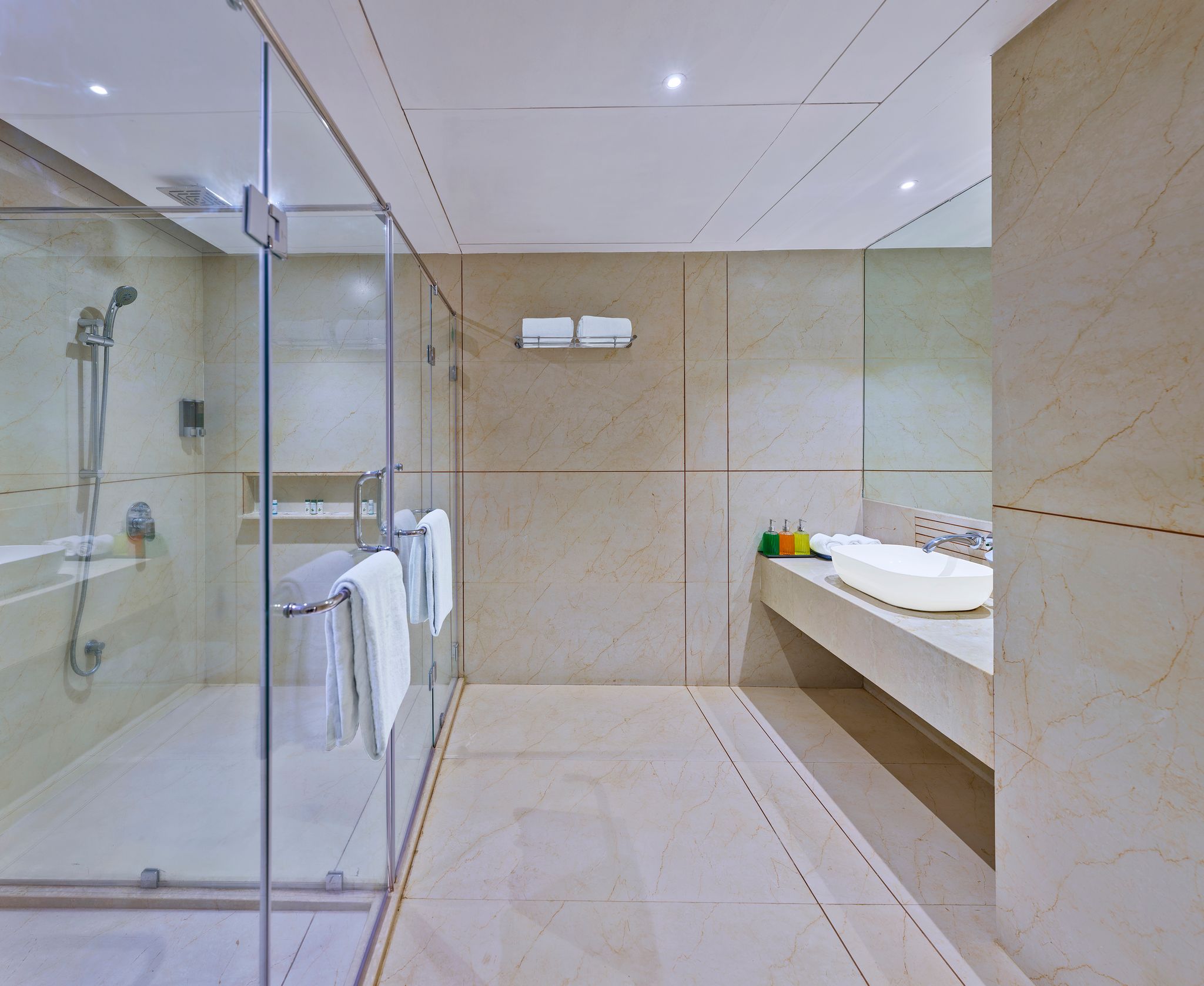 Grand Suite With Jacuzzi