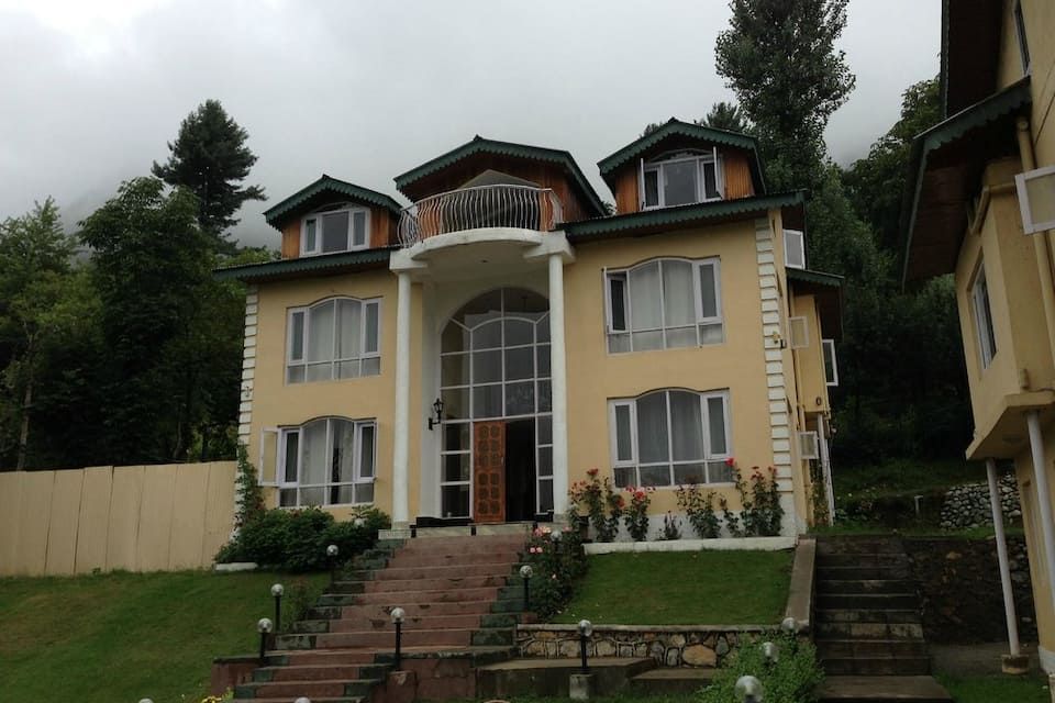 undefined Forest Hill Resorts