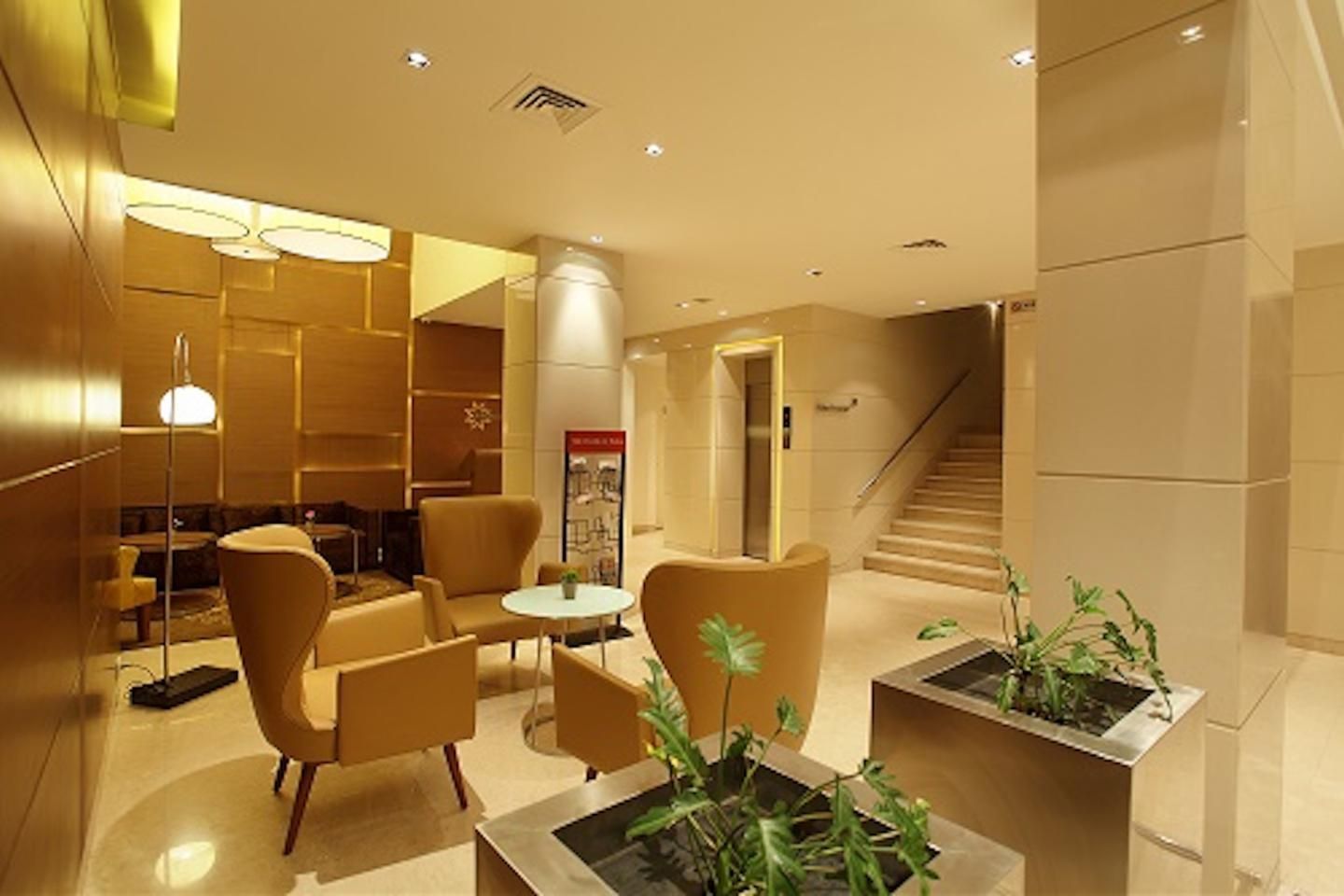 undefined Comfort Inn Legacy 3
