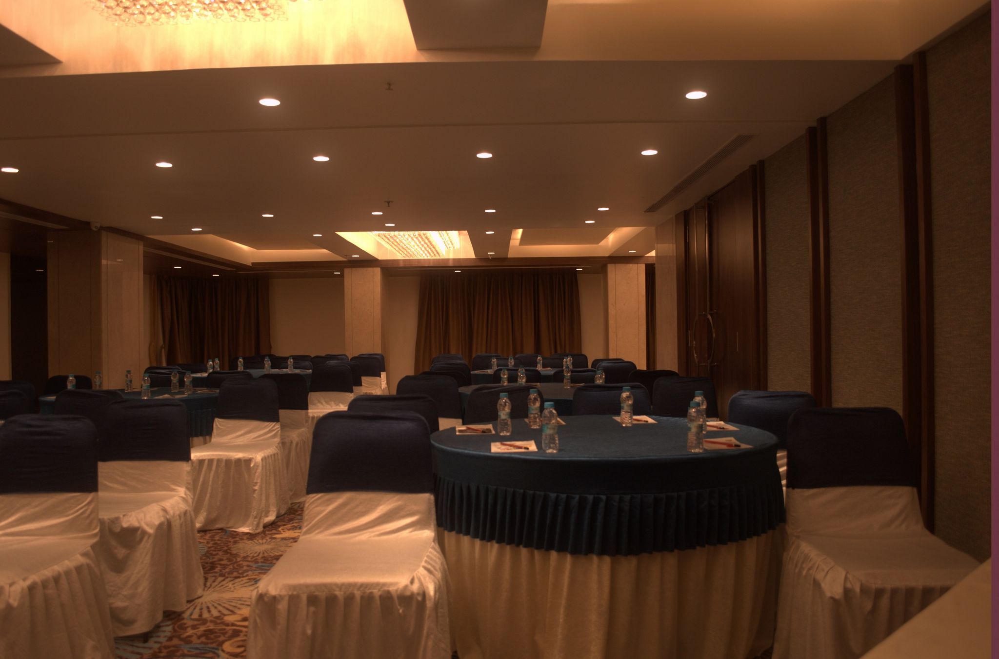 undefined Comfort Inn Legacy 8