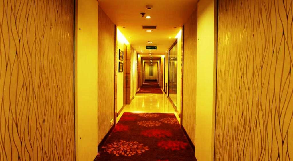 undefined Comfort Inn Legacy 4