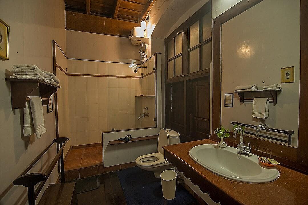 Old Courtyard Deluxe Double Room 3