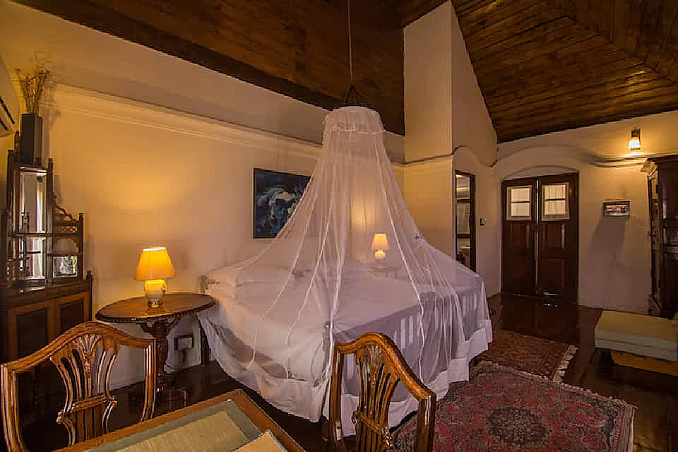 Old Courtyard Deluxe Double Room 9