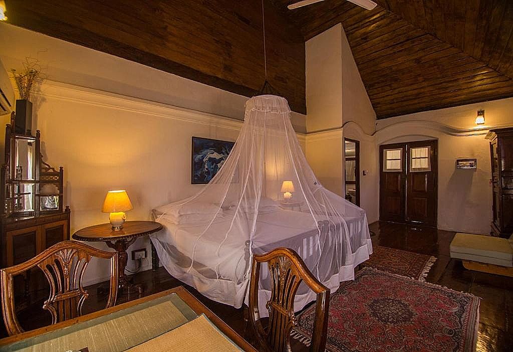 Old Courtyard Deluxe Double Room 6