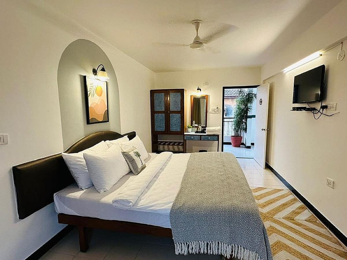 Olive Zip Calangute Mira by Embassy Group Deluxe Room 2