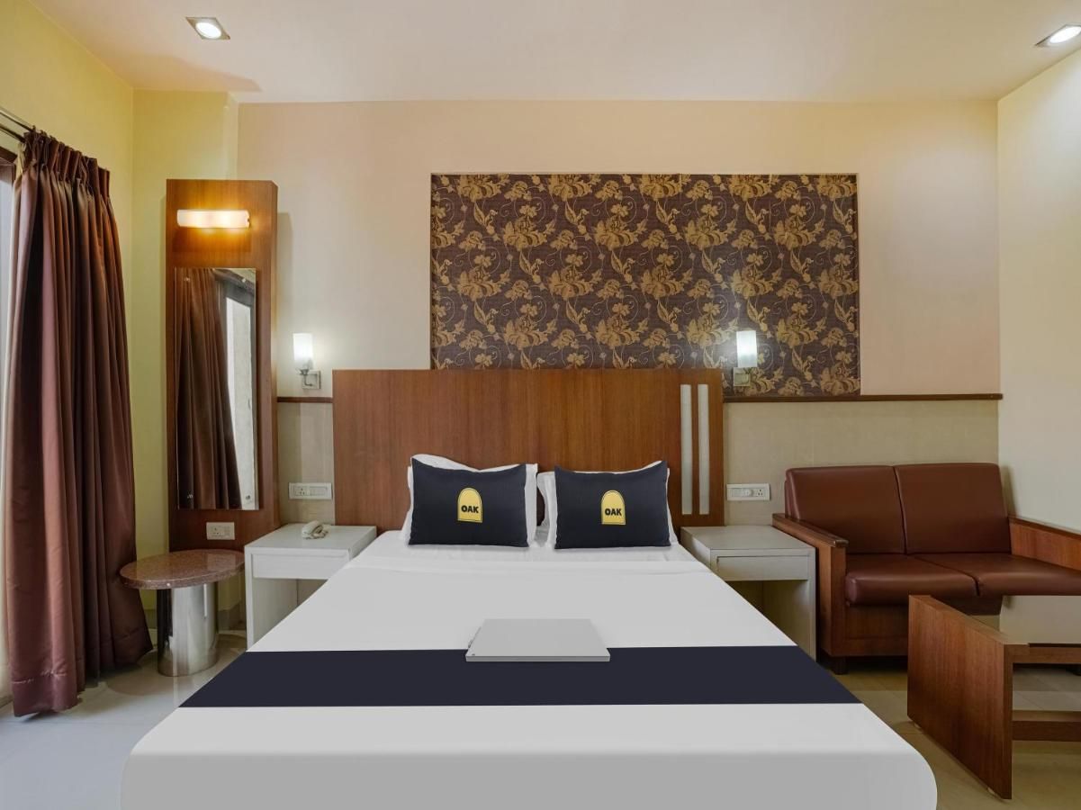 Townhouse OAK Hotel Devanshi Inn
