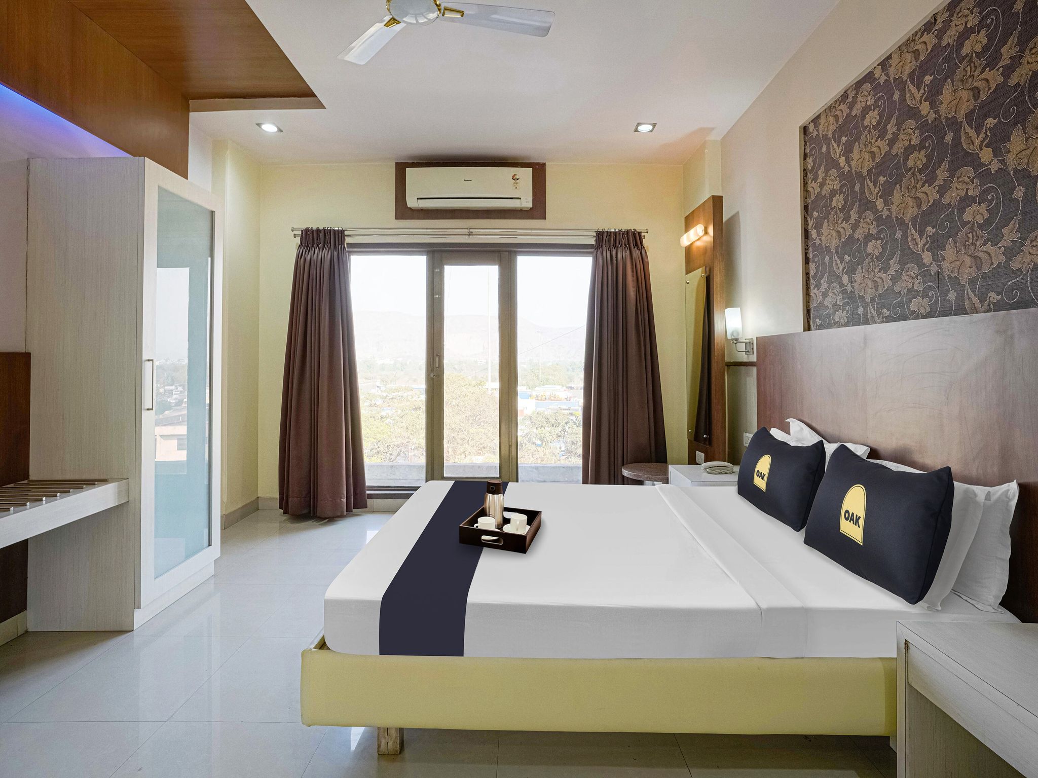 Deluxe Room with Balcony