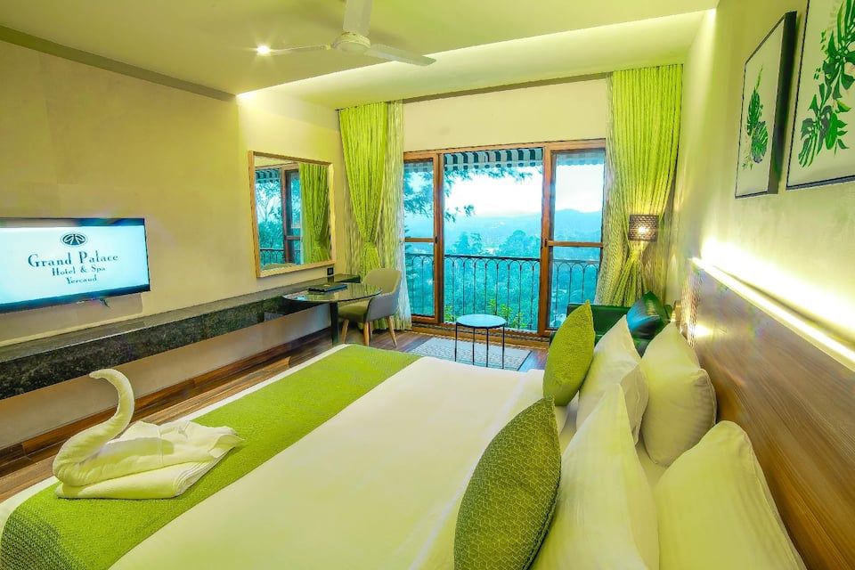 Grand Palace Hotel and Spa Deluxe Room 2