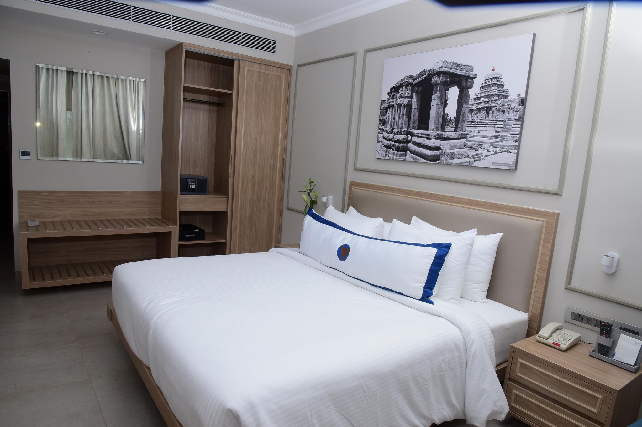 Fortune Inn Valley View, Manipal Deluxe Room (Deluxe King)