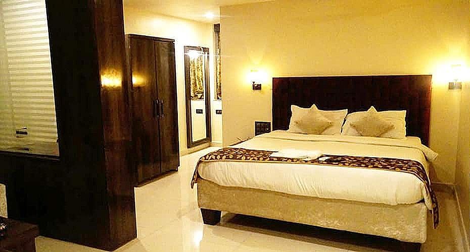 Hotel Parashar Check In Deluxe Ac Room