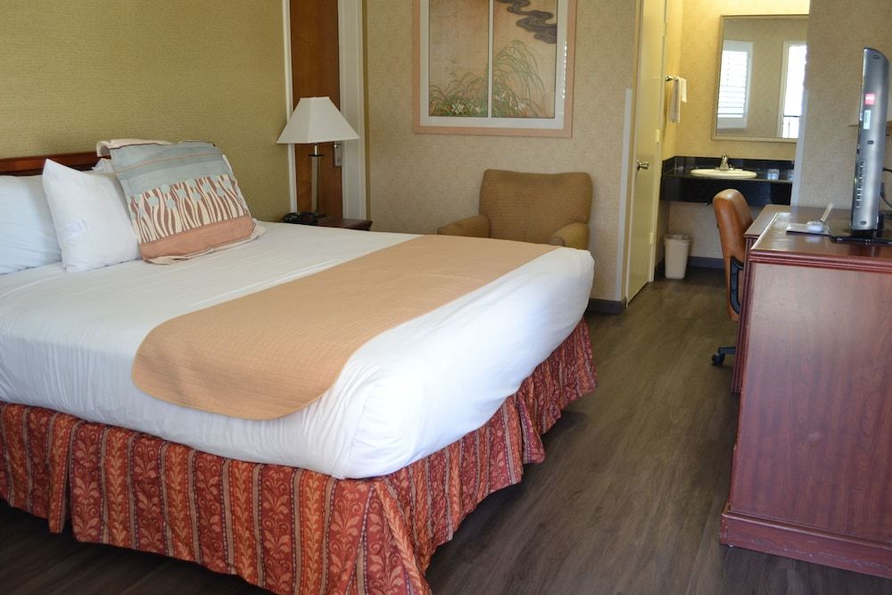 undefined Valley Inn San Jose 2