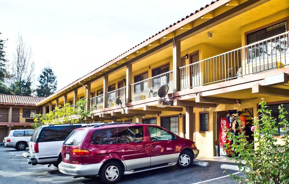 undefined Valley Inn San Jose 3