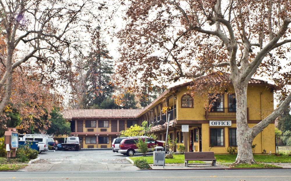 undefined Valley Inn San Jose 4