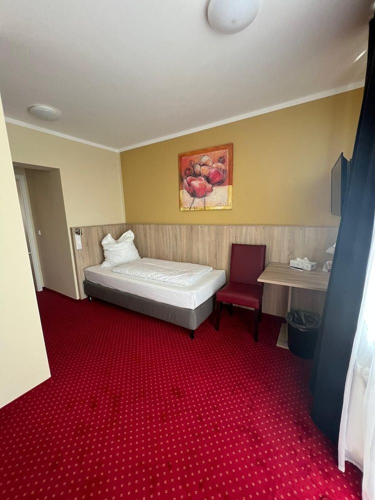 undefined Hotel Palm Premium 5