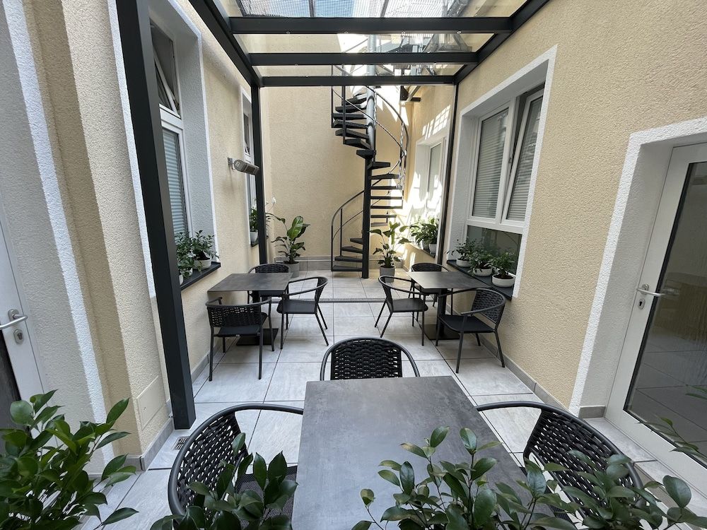 undefined Hotel Palm Premium 7