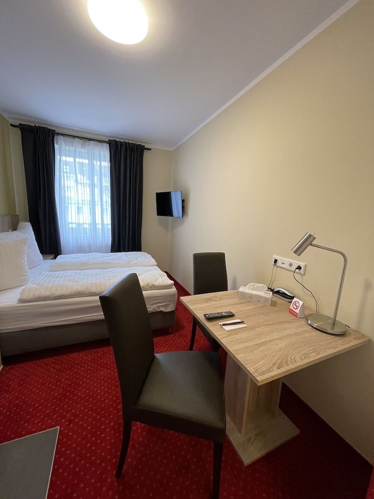 Hotel Palm Premium Economy Double Room 9