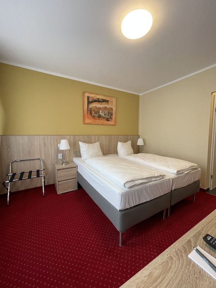 undefined Hotel Palm Premium 3