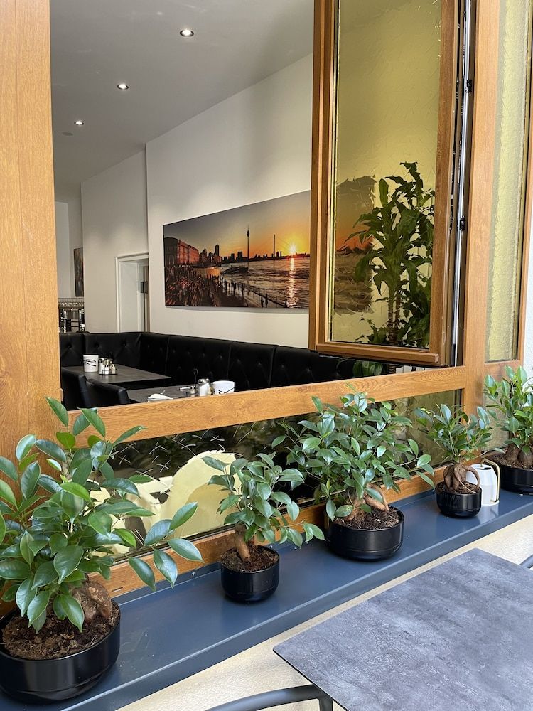 undefined Hotel Palm Premium 6