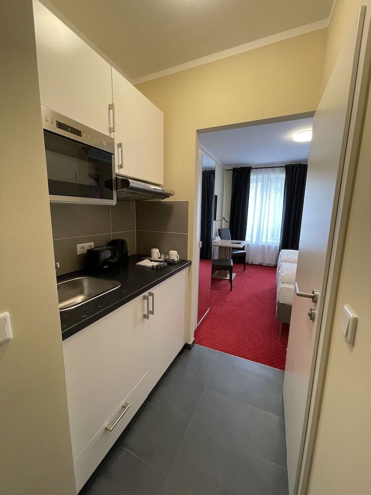 Hotel Palm Premium Economy Triple Room 6