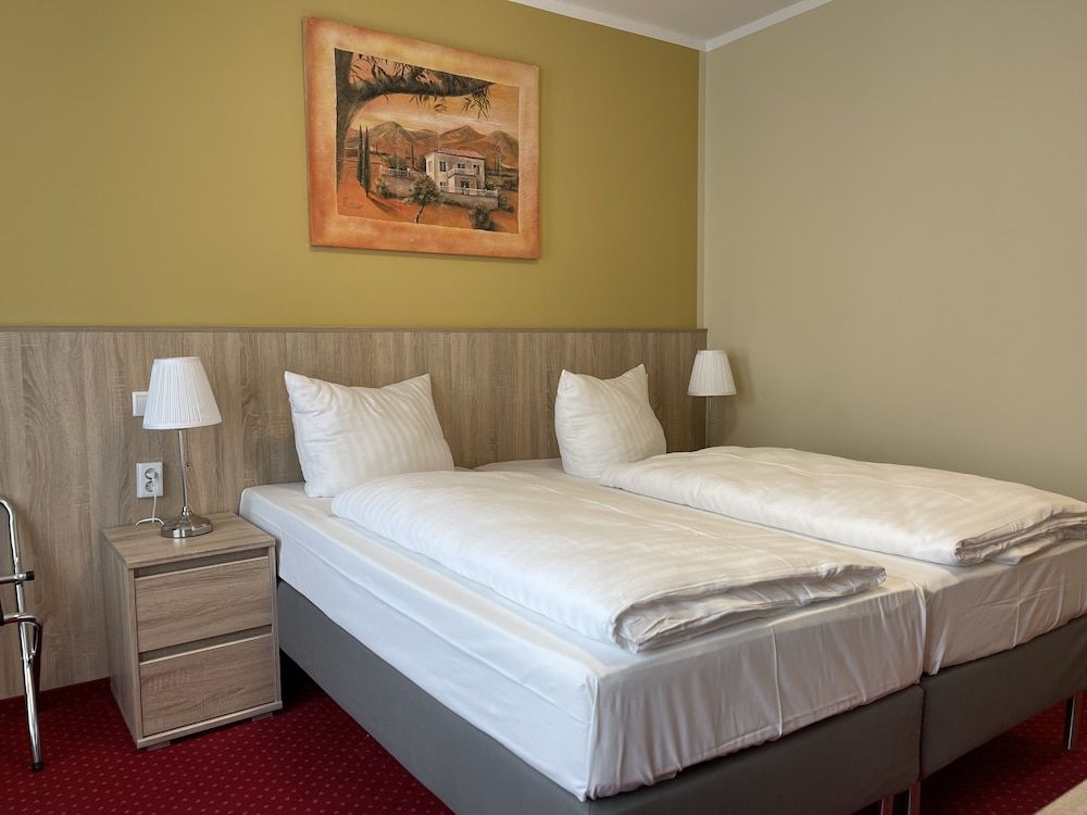 Hotel Palm Premium Economy Triple Room 5