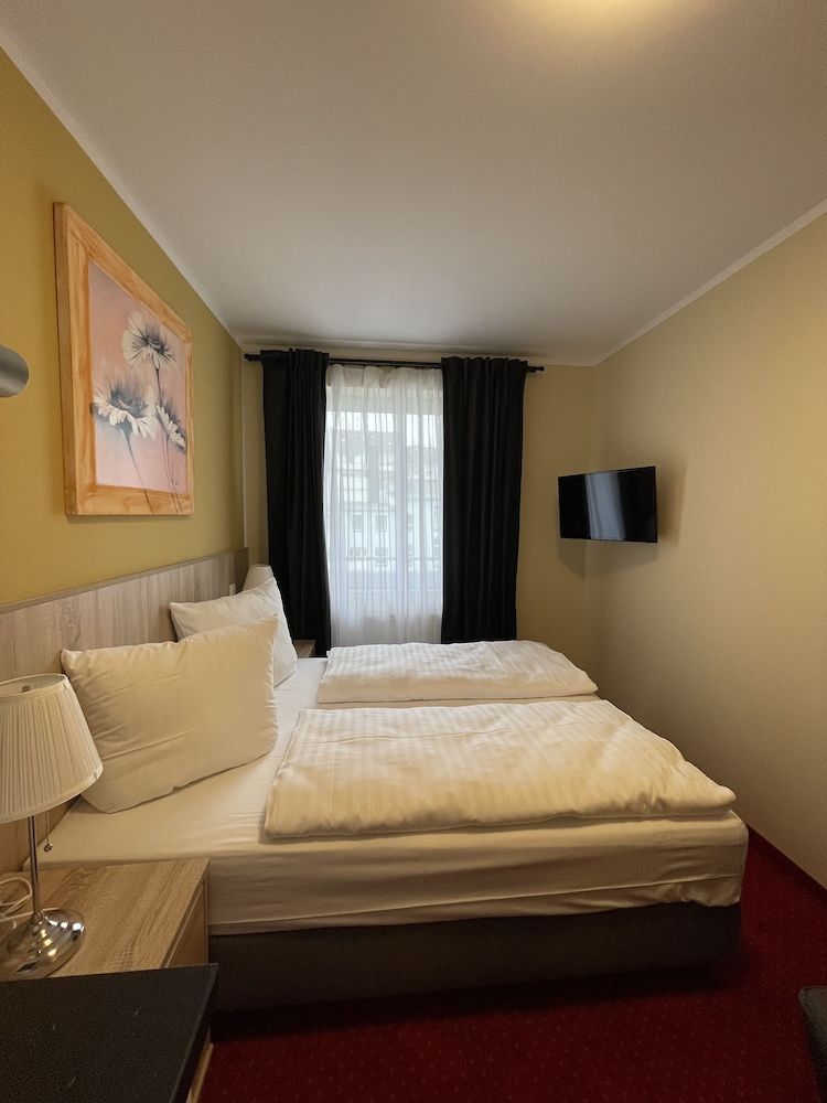 Hotel Palm Premium Economy Double Room 5