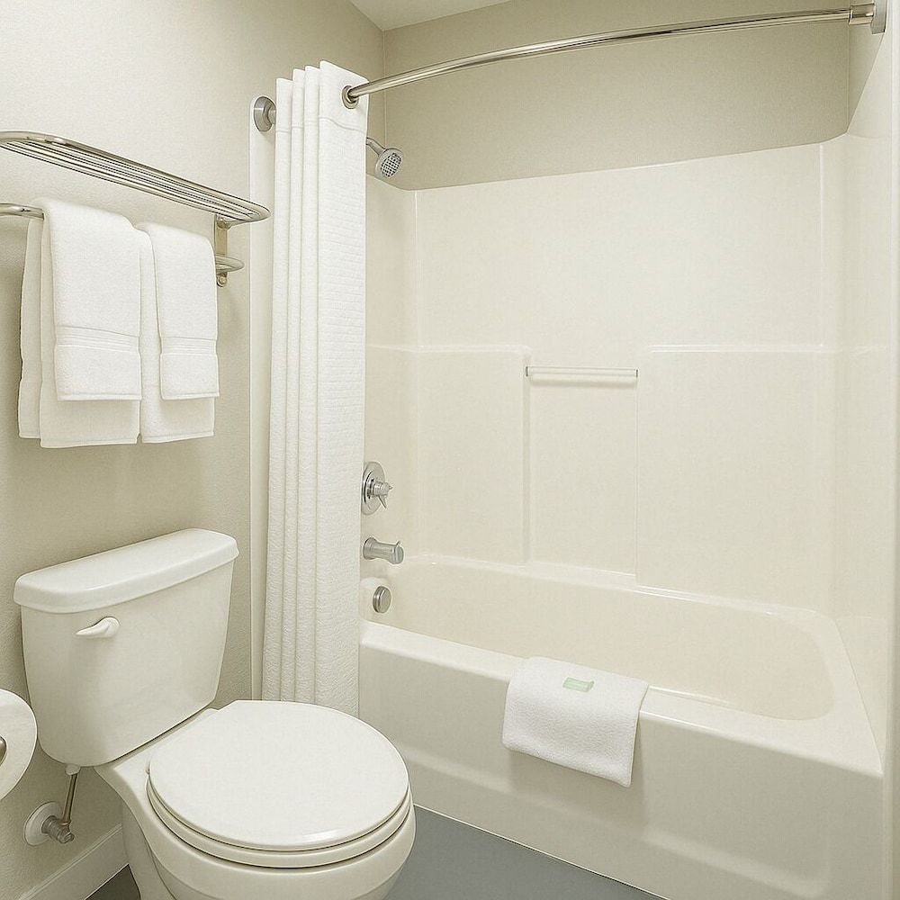 Days Inn by Wyndham Fergus Falls Room, 2 Queen Beds, Non Smoking 3