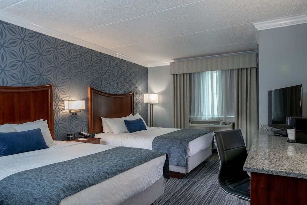 Standard Room, 2 Queen Beds, Accessible, Bathtub