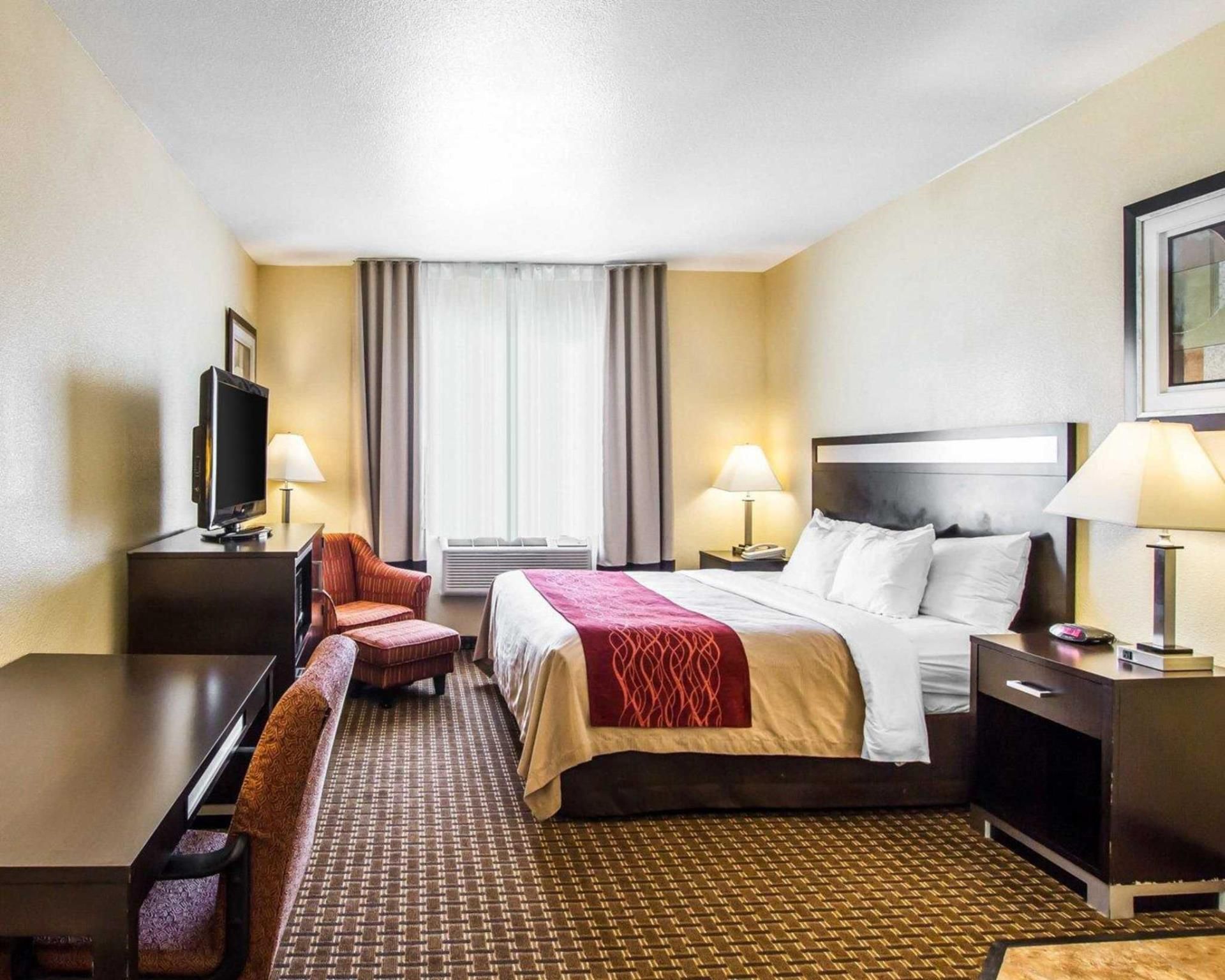 1 King Bed, No Smoking