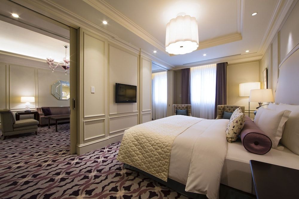 Ambassador Suite King Room, Non-Smoking / 95sqm