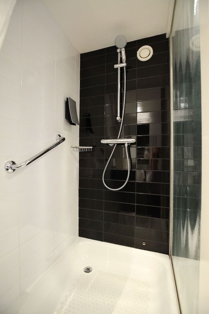 Holiday Inn Express Leeds East by IHG Standard Room, 2 Twin Beds (Free Hot Breakfast) 6