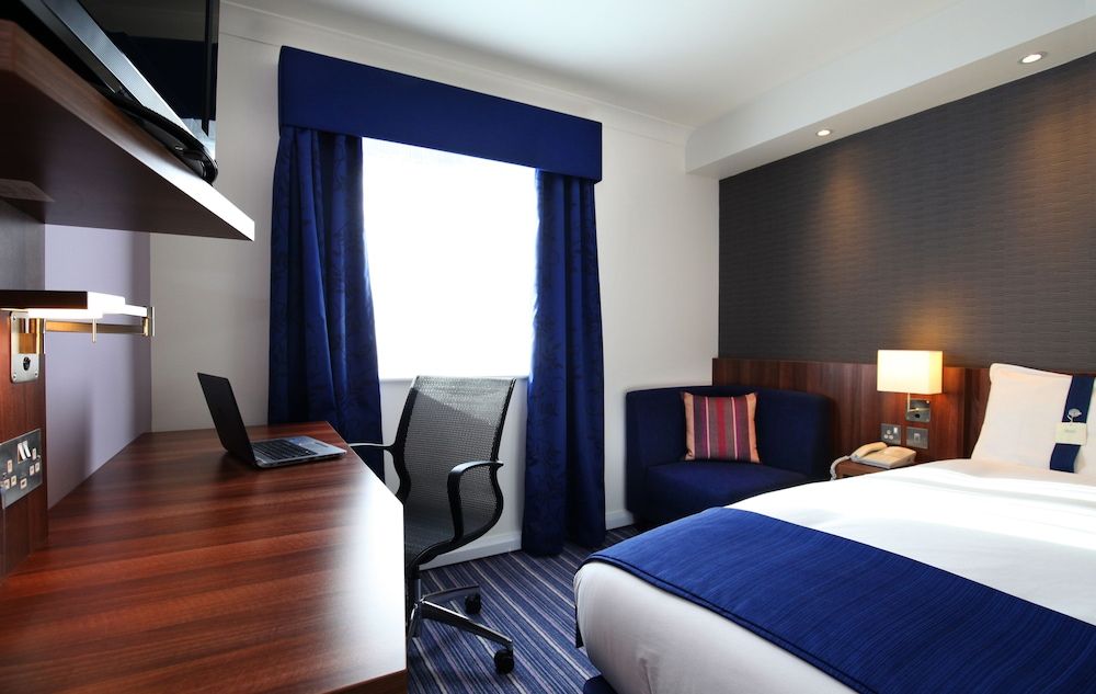 Holiday Inn Express Leeds East by IHG Standard Room, 2 Twin Beds (Free Hot Breakfast) 3