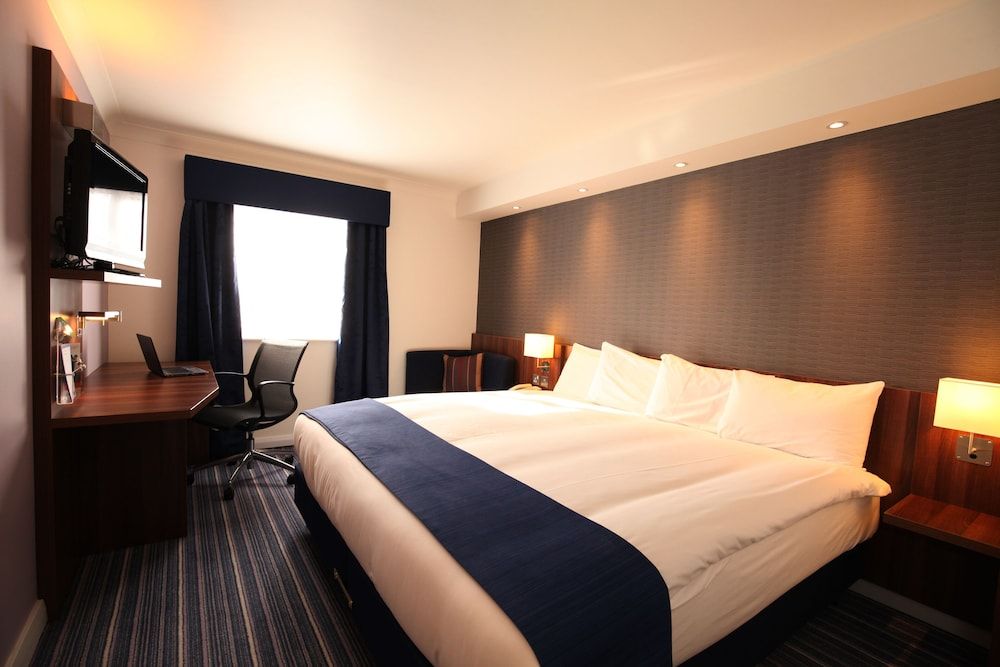 Holiday Inn Express Leeds East by IHG Standard Room, 1 Double Bed (Free Hot Breakfast) 3